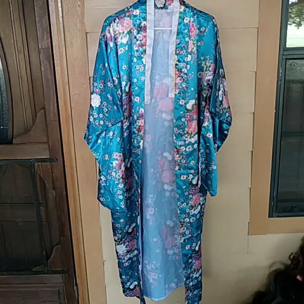 Blue floral kimono robe